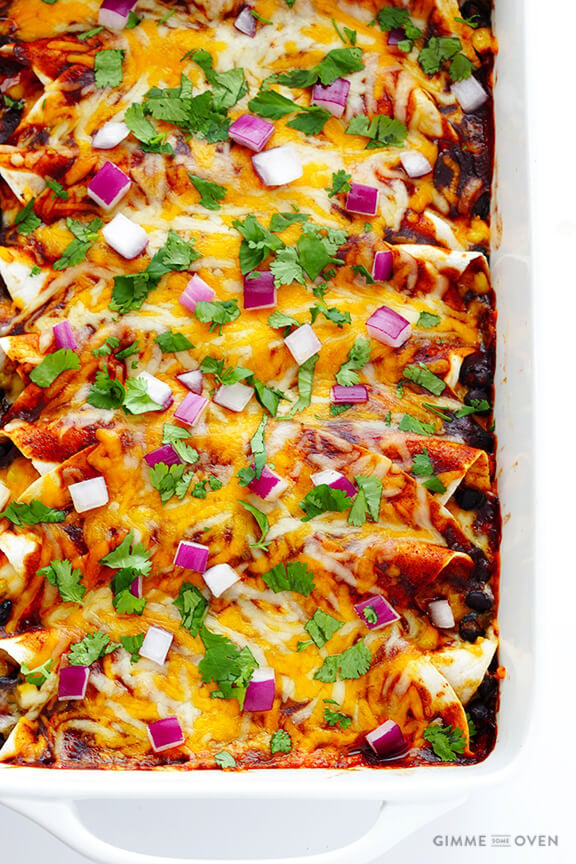 BBQ Chicken Enchiladas | gimmesomeoven.com