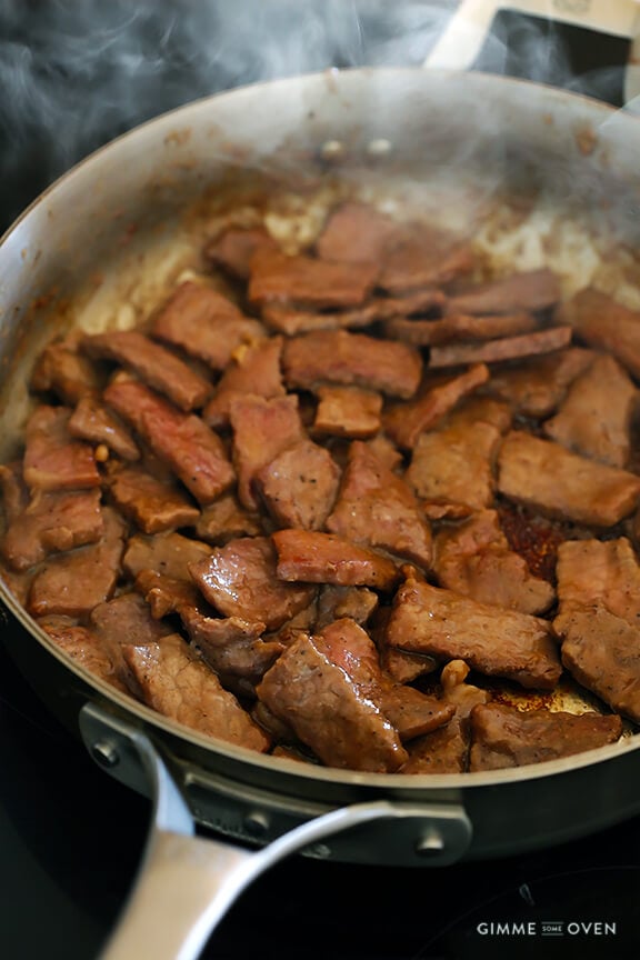 Beef Chow Fun (Beef & Noodles Stir-Fry) Recipes | gimmesomeoven.com