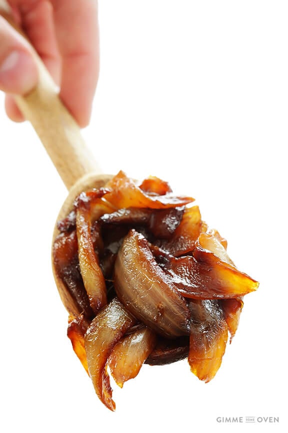 How To Make Caramelized Onions -- a step-by-step tutorial | gimmesomeoven.com