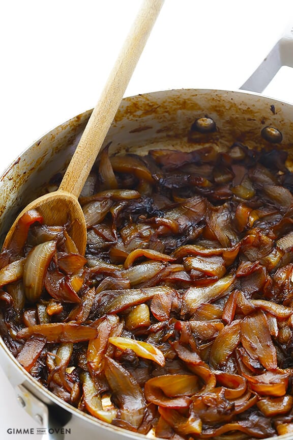 How To Make Caramelized Onions -- a step-by-step tutorial | gimmesomeoven.com