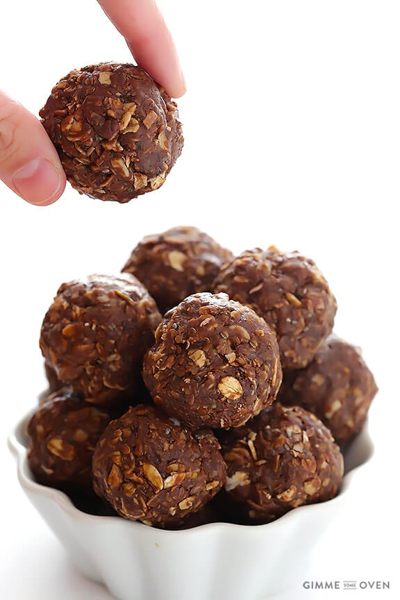 Chocolate Peanut Butter No-Bake Energy Bites -- full of protein, naturally-sweetened, and they taste like cookies! | gimmesomeoven.com