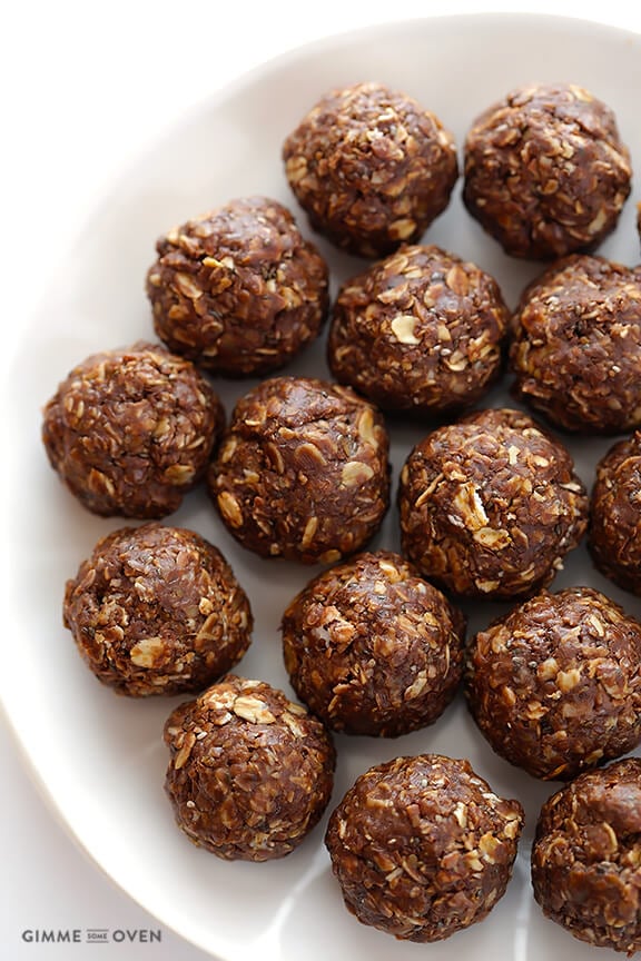 Chocolate Peanut Butter No-Bake Energy Bites -- full of protein, naturally-sweetened, and they taste like cookies! | gimmesomeoven.com