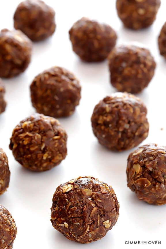 Chocolate Peanut Butter No-Bake Energy Bites -- full of protein, naturally-sweetened, and they taste like cookies! | gimmesomeoven.com