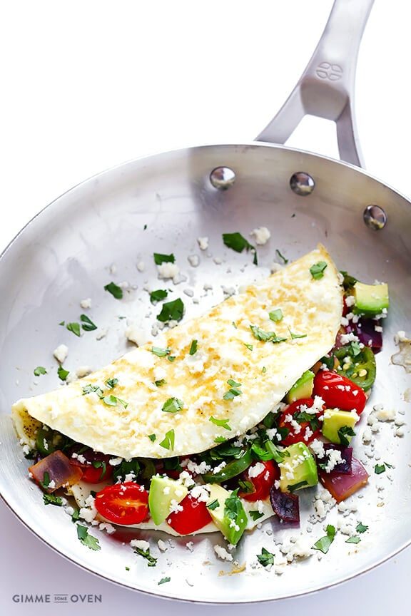 Easy Mexican Omelet -- quick, delicious, and perfect for breakfast! | gimmesomeoven.com