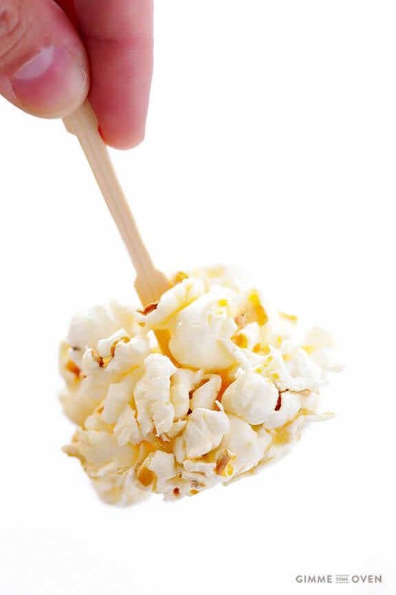 Naturally-Sweetened Honey Popcorn Balls | gimmesomeoven.com