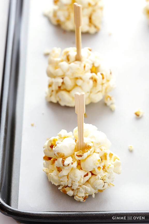 Naturally-Sweetened Honey Popcorn Balls | gimmesomeoven.com