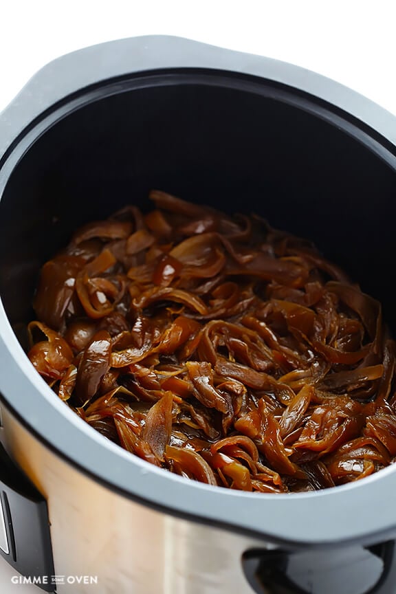 Slow Cooker Caramelized Onions -- a quick and easy tutorial | gimmesomeoven.com