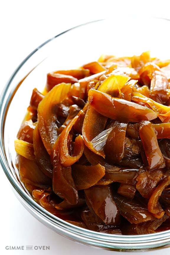 Slow Cooker Caramelized Onions -- a quick and easy tutorial | gimmesomeoven.com