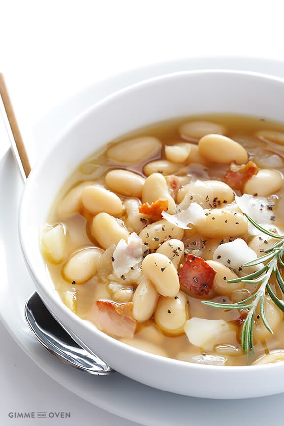 7-Ingredient Tuscan White Bean Soup | gimmesomeoven.com