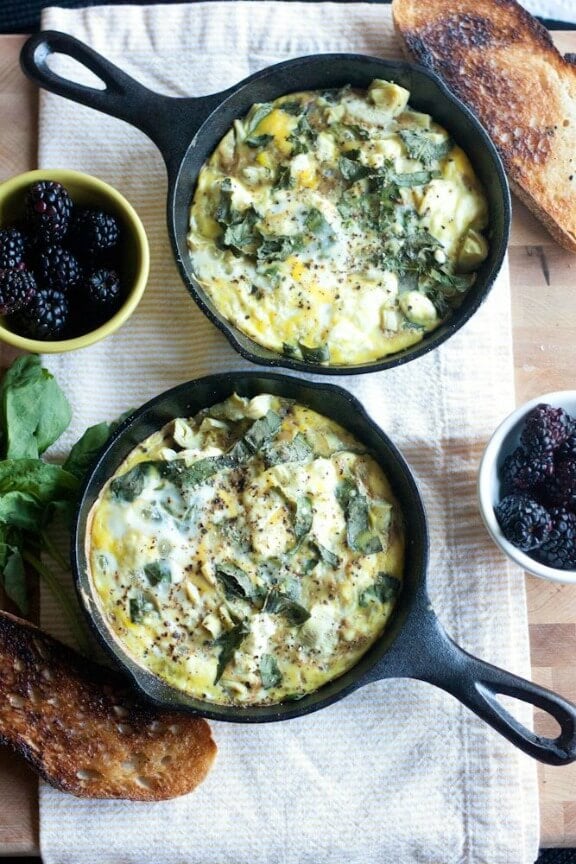 Artichoke Frittata with Leeks, Goat Cheese, and Basil | passportsandpancakes.com