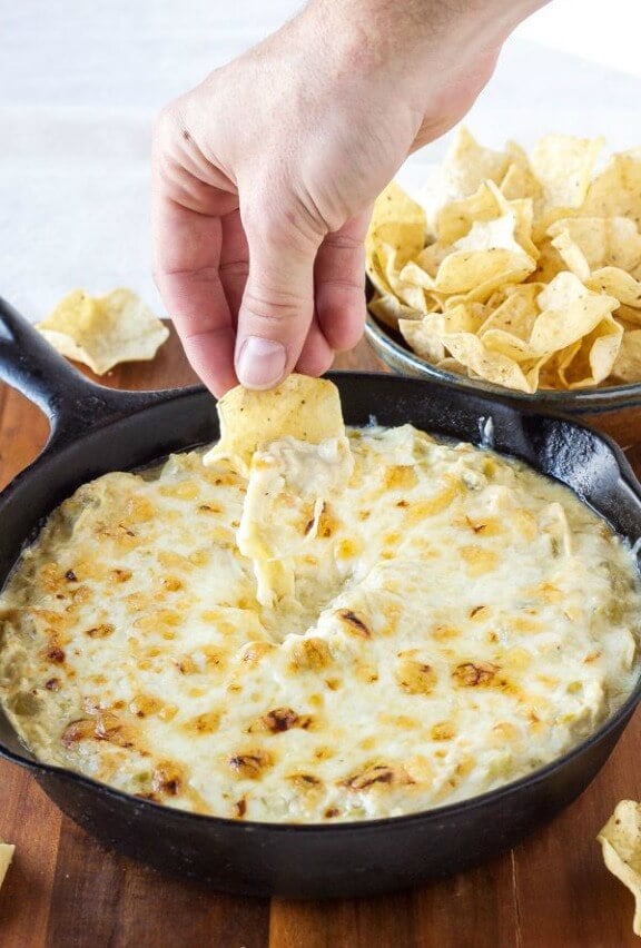 Skinny Green Chili Chicken Enchilada Dip | reciperunner.com