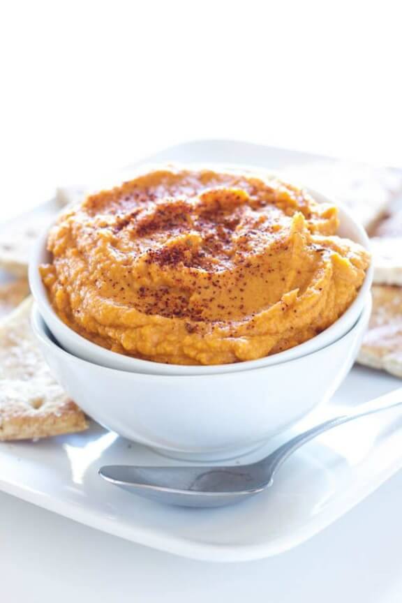 Sriracha Pumpkin Hummus | reciperunner.com