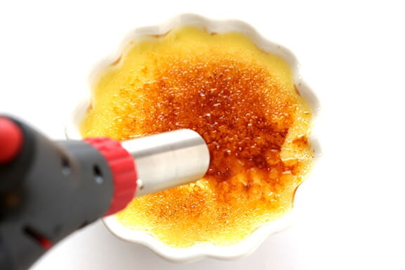 Creme Brulee -- step-by-step photos on how to make this classic dessert! | gimmesomeoven.com