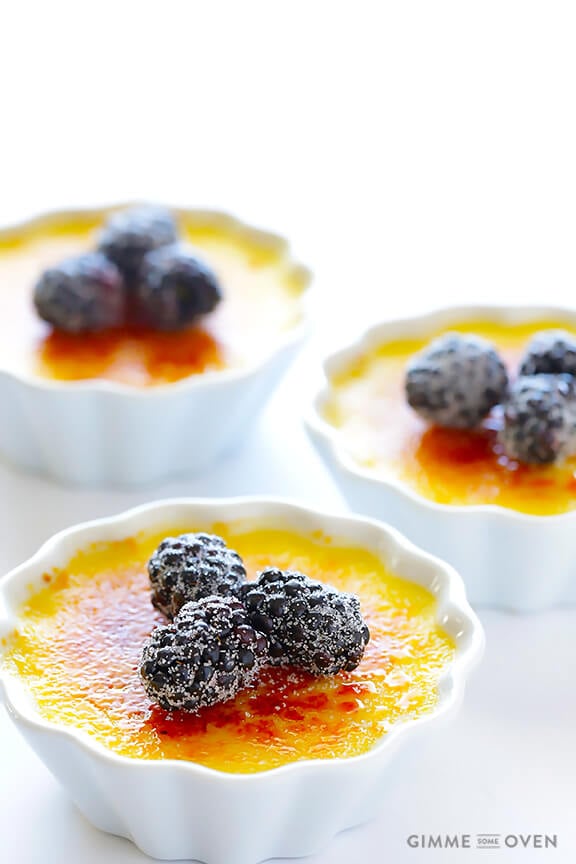 Creme Brulee -- step-by-step photos on how to make this classic dessert! | gimmesomeoven.com