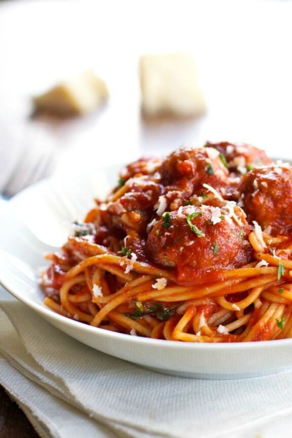 Skinny Spaghetti and Meatballs | pinchofyum.com