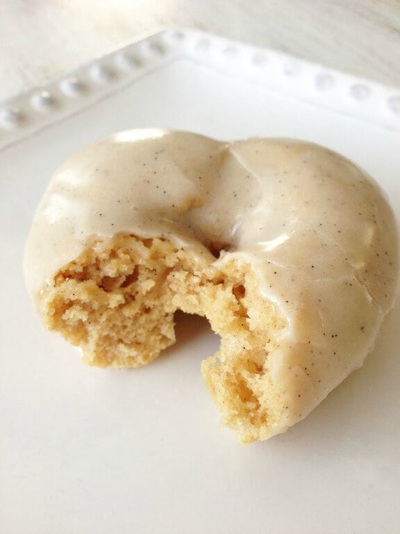 Skinny Vanilla Bean Donuts | theskinnyfork.com