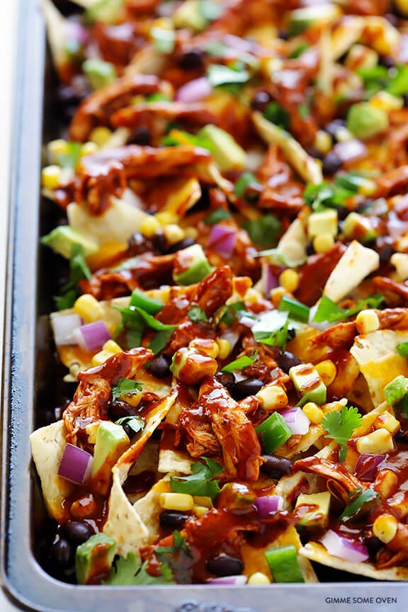 Chicken Enchilada Nachos Recipe | gimmesomeoven.com