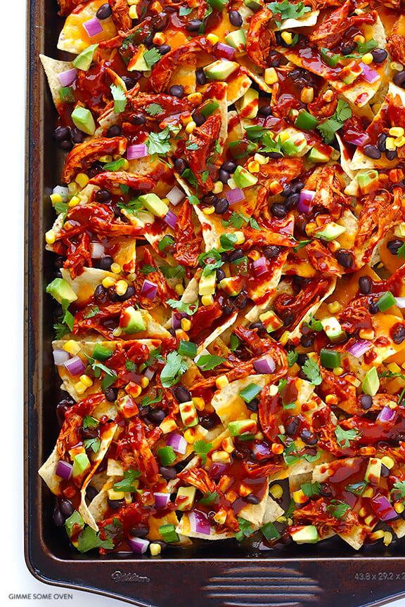 Chicken Enchilada Nachos Recipe | gimmesomeoven.com