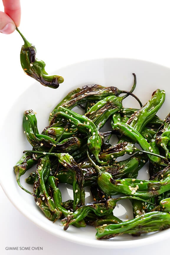 Easy Sesame Shishito Peppers Recipe | gimmesomeoven.com