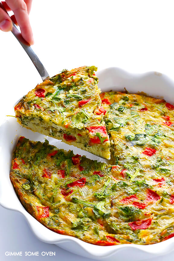 Baked Frittata with Roasted Red Peppers, Arugula and Pesto | gimmesomeoven.com
