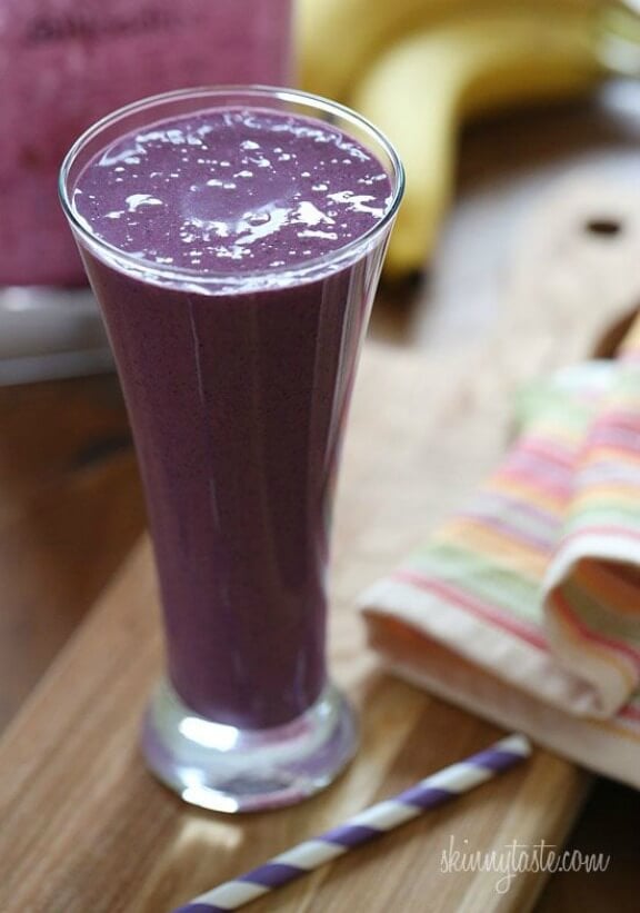 Blueberry Banana PB Smoothie | skinnytaste.com