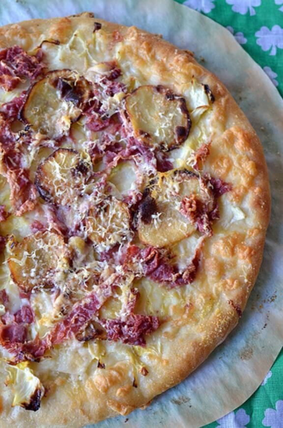 Corned Beef and Cabbage Pizza | seededaetthetable.com