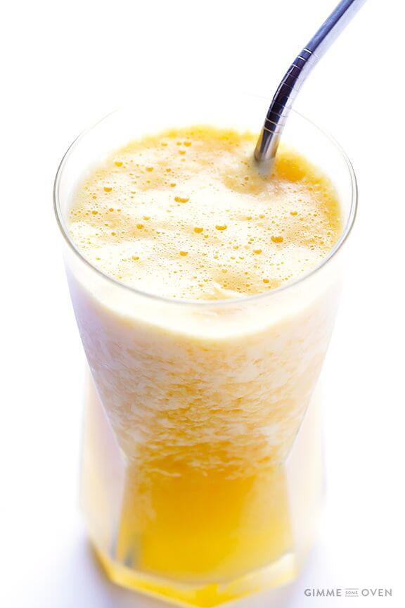 5-Ingredient Fresh Orange Smoothie (Orange Julius Copycat) | gimmesomeoven.com