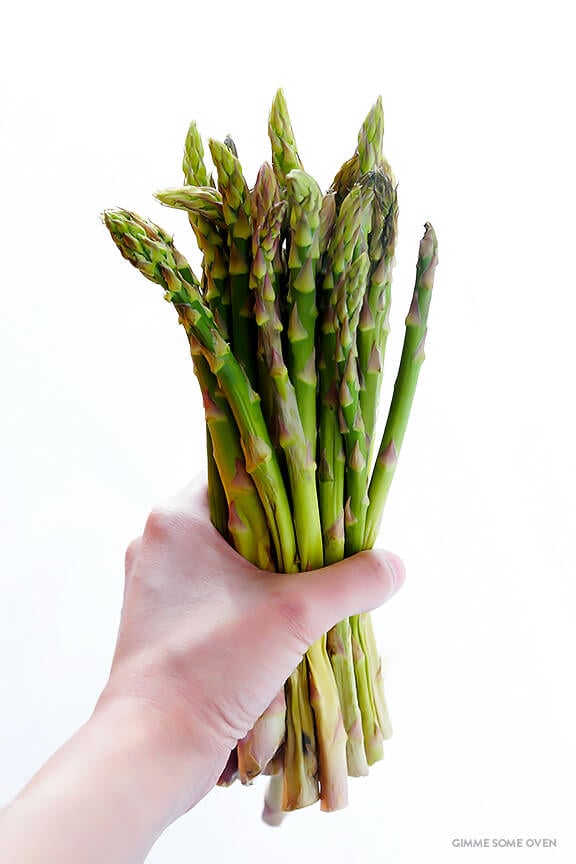 Asparagus and Arugula Pasta Salad -- quick and easy to make, and a total crowd-pleaser! | gimmesomeoven.com