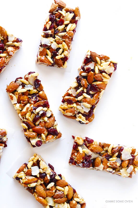 Cranberry Almond Protein Bars -- way cheaper than fruit and nuts bars at the store, and naturally gluten-free! | gimmesomeoven.com