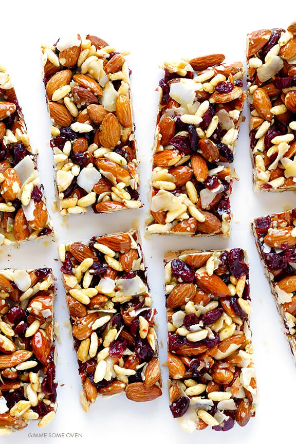 Cranberry Almond Protein Bars -- way cheaper than fruit and nuts bars at the store, and naturally gluten-free! | gimmesomeoven.com