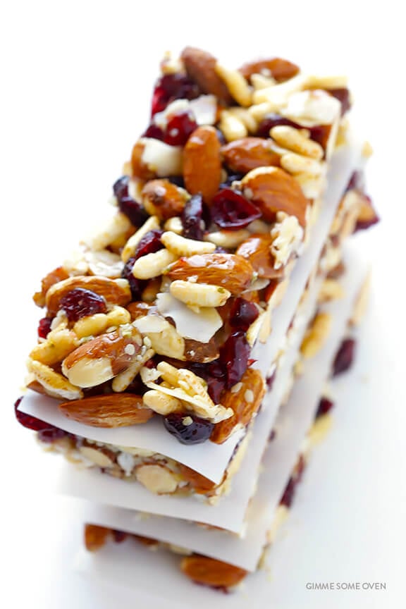 Cranberry Almond Protein Bars -- way cheaper than fruit and nuts bars at the store, and naturally gluten-free! | gimmesomeoven.com