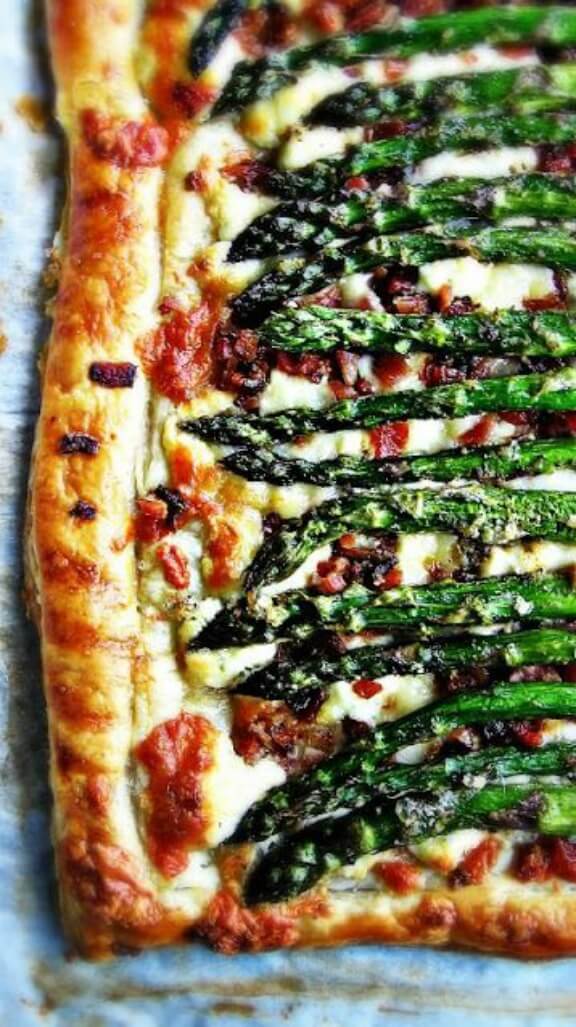 Roasted Asparagus, Bacon & Cheese Tart | sweetsugarbean.com