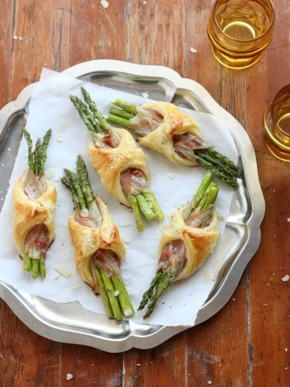 Asparagus, Pancetta and Puff Pastry Bundles | completelydelicious.com