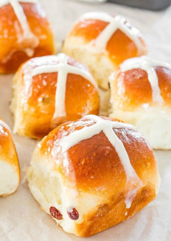 Hot Crossed Buns | jocooks.com