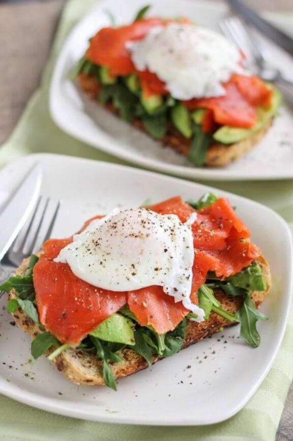 Smoked Salmon and Avocado Egg Sandwich | onceuponacuttingboard.com