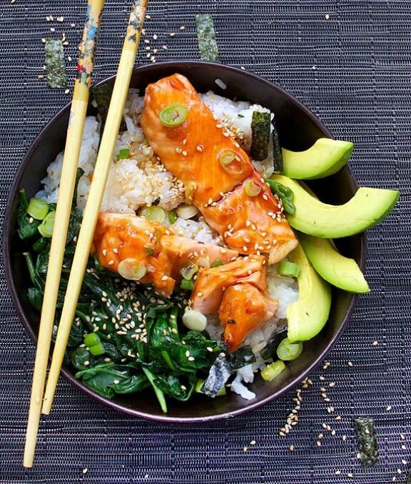 Teriyaki Salmon Rice Bowl with Spinach and Avocado | panningtheglobe.com