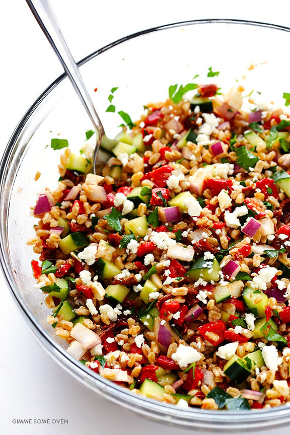 Mediterranean Farro Salad -- this simple dish is quick and easy to whip up, and full of the best flavors! | gimmesomeoven.com