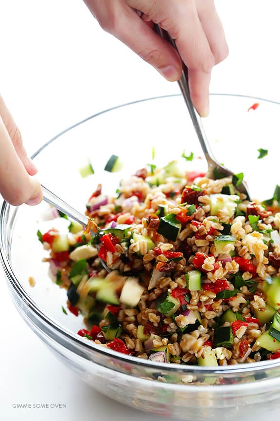 Mediterranean Farro Salad -- this simple dish is quick and easy to whip up, and full of the best flavors! | gimmesomeoven.com