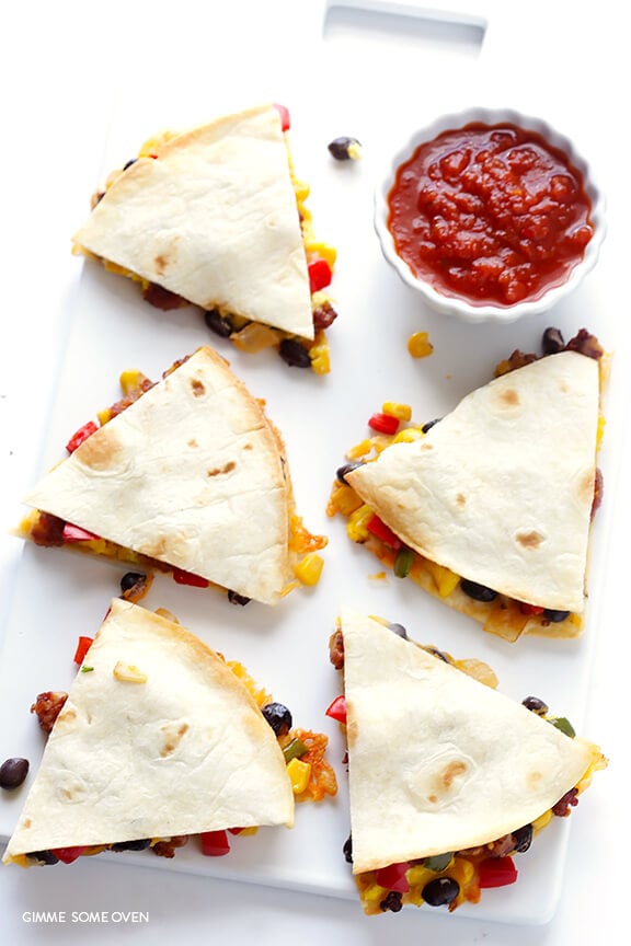 Southwestern Breakfast Quesadillas | gimmesomeoven.com