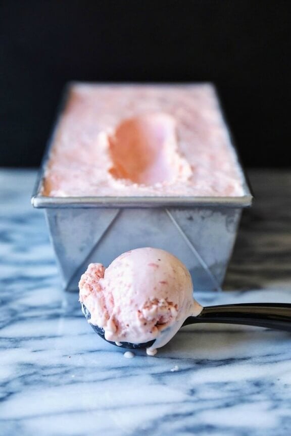 Fresh Strawberry Ice Cream | bromabakery.com