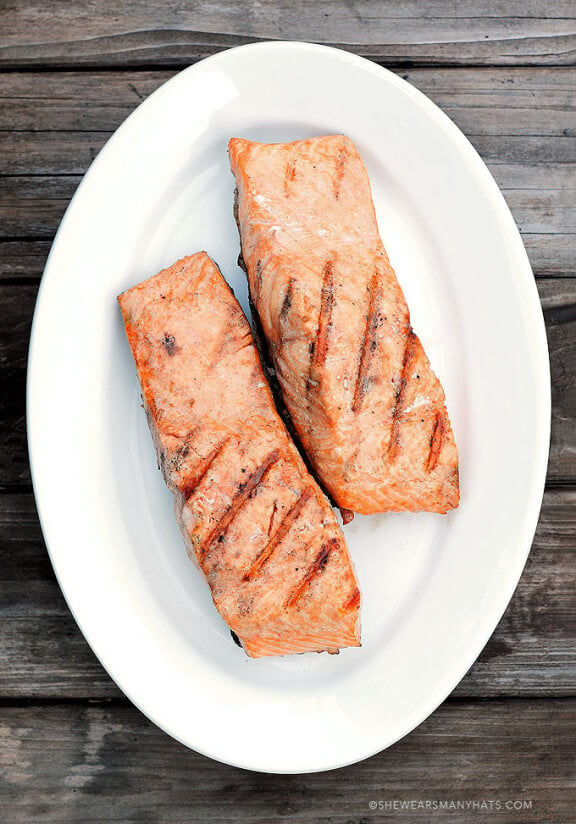 Perfect Grilled Salmon | shewearsmanyhats.com