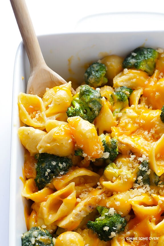 Broccoli Cheddar Chicken Mac and Cheese Recipe | gimmesomeoven.com