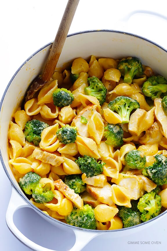 Broccoli Cheddar Chicken Mac and Cheese Recipe | gimmesomeoven.com