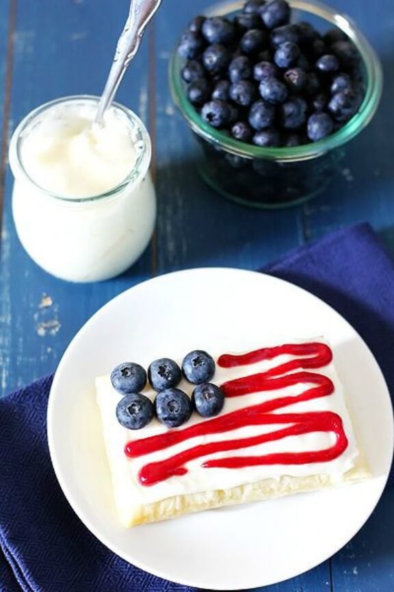 Berry Cream Cheese Pastries | gimmesomeoven.com