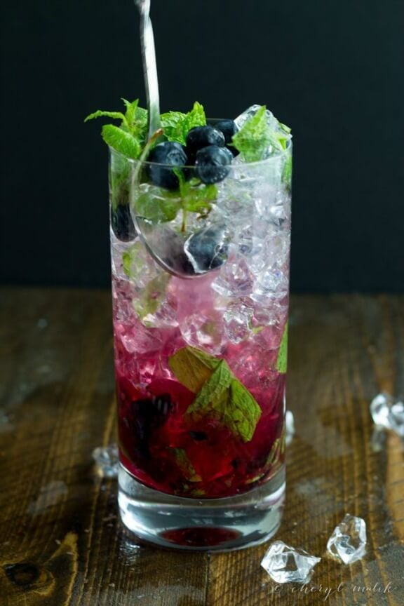 Blueberry Mojitos | 40aprons.com