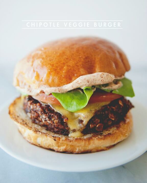 Chipotle Veggie Burger | thekitchykitchen.com