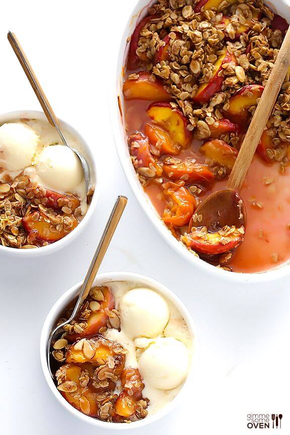 Ginger Peach Crumble | gimmesomeoven.com