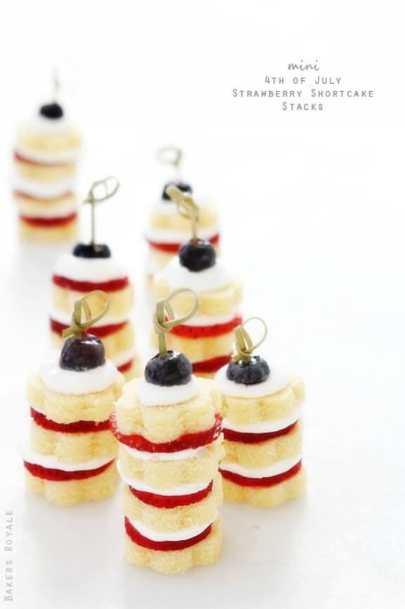 Mini Strawberry Short Cakes | bakersroyale.com