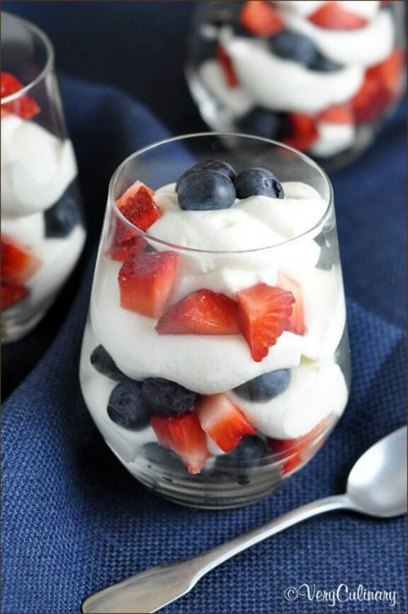 Red, White and Blue Cheesecake Mousse | veryculinary.com