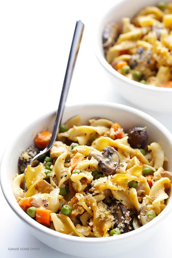 Lighter Tuna Casserole -- tastes just like the classic dish, but lightened up with fresh ingredients | gimmesomeoven.com